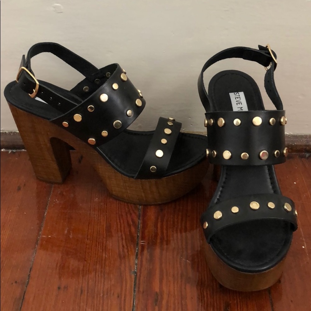 Steve Madden black and wood platform with studs!!